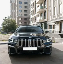 ქირავდება BMW 740